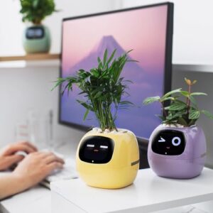 Plantagotchi: The Smart Pet Planter